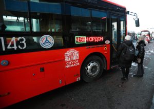 Автобусны буудлаас зорчигч суулгалгүй явсан жолоочийг торгожээ