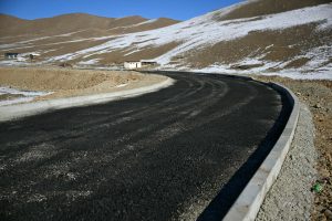 Гачууртын замаас Баяндөхөмийн ам хүртэлх авто замын ажил үргэлжилж байна