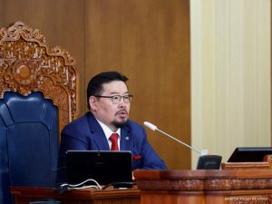 Г.Занданшатар: Улс төрийн тэмцлийн золиос нь ард түмэн байх ёсгүй