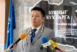 Б.Төмөр-Очир: Авлига авсан 6 албан тушаалтныг гаалийн албанаас чөлөөлсөн