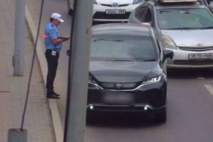 4 настай хүүхдийг машинаар дайрч гэмтээжээ